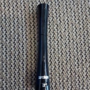it brand Superhero mascara